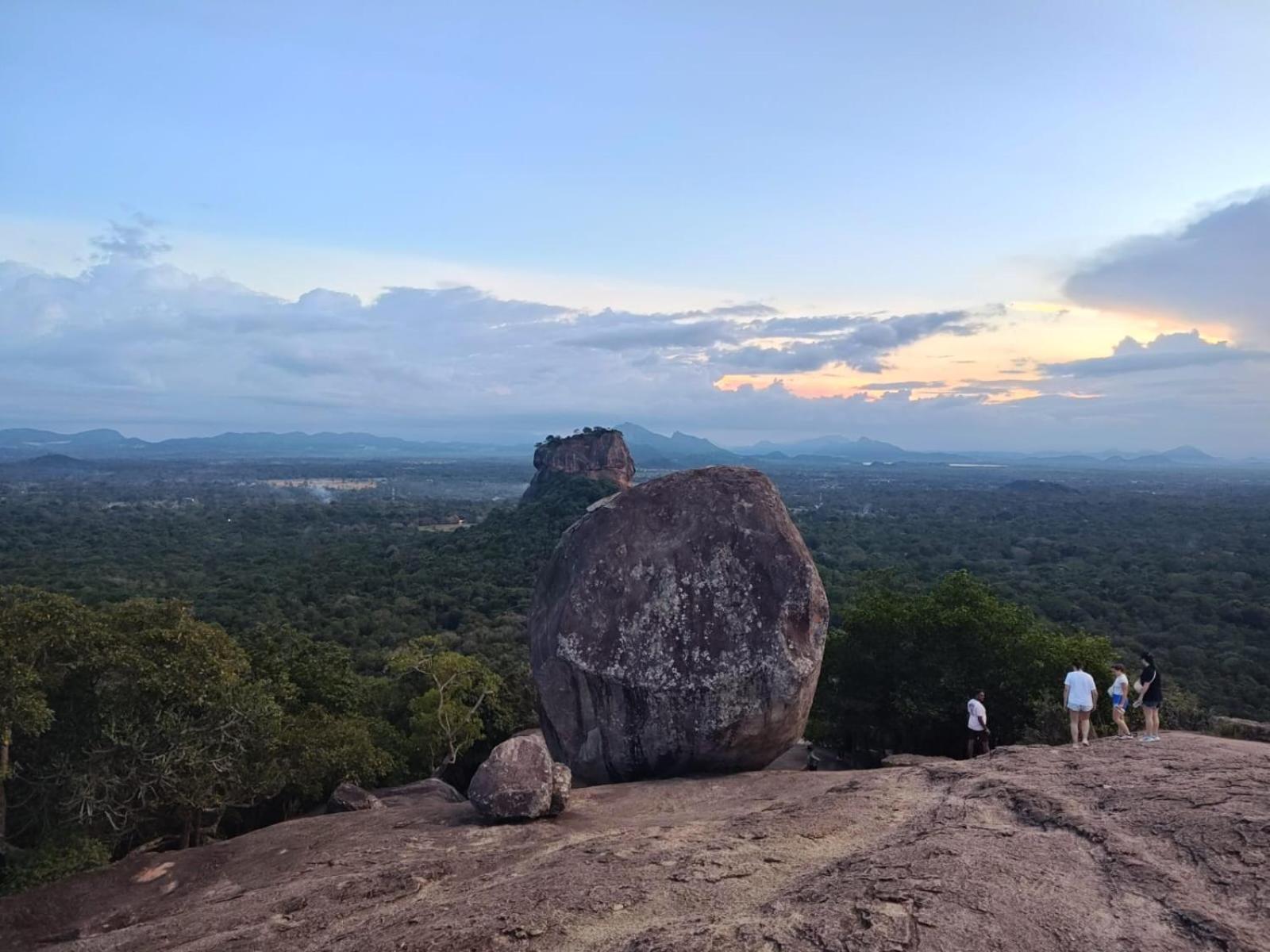 Jungle Eco Lodge & Safari Sigiriya Ngoại thất bức ảnh
